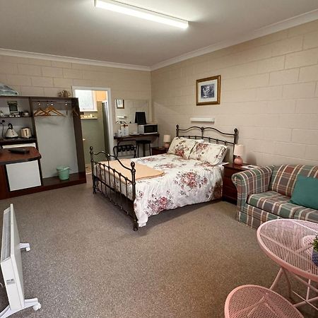 كوما Alpine Country Motel Plus Free Coffee المظهر الخارجي الصورة