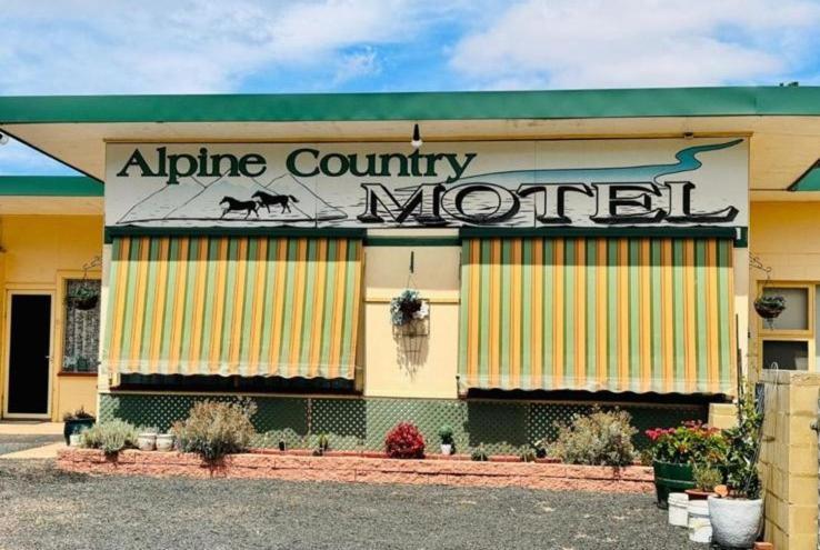 كوما Alpine Country Motel Plus Free Coffee المظهر الخارجي الصورة