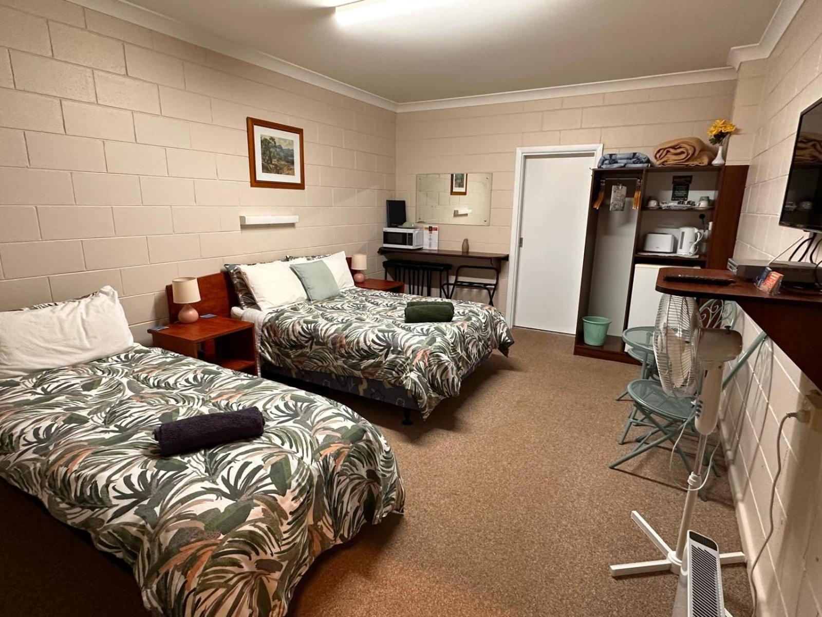 كوما Alpine Country Motel Plus Free Coffee المظهر الخارجي الصورة